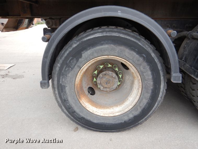 image for item DL8807 2007 International 7600  crane truck