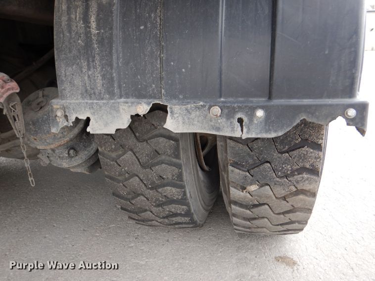 image for item DL8807 2007 International 7600  crane truck