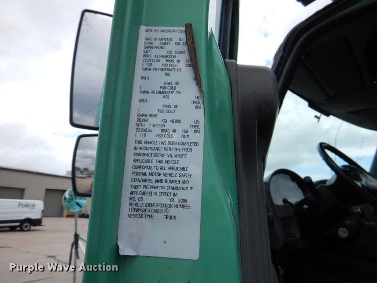 image for item DL8807 2007 International 7600  crane truck