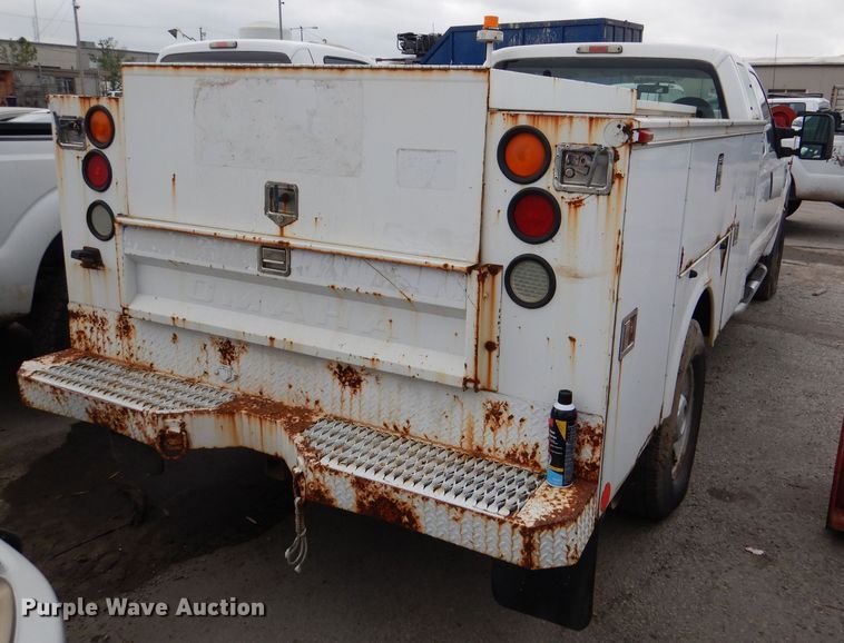 image for item DL8819 2008 Ford F350 Super Duty XL  SuperCab utility bed pickup truck