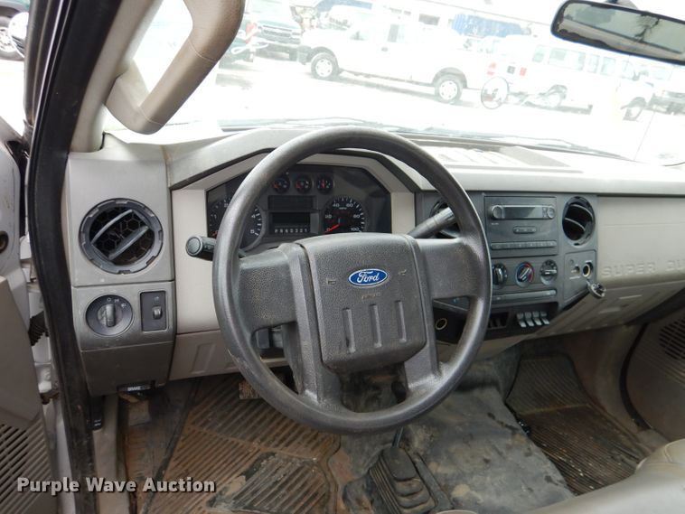 image for item DL8819 2008 Ford F350 Super Duty XL  SuperCab utility bed pickup truck