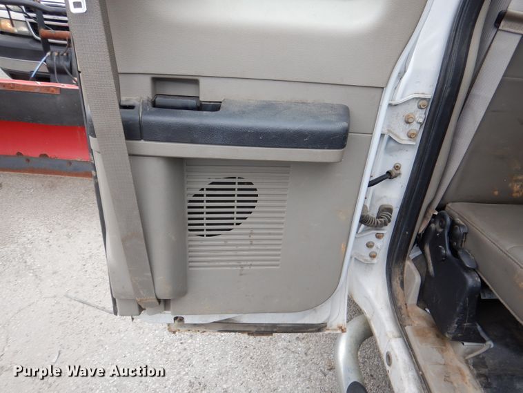 image for item DL8819 2008 Ford F350 Super Duty XL  SuperCab utility bed pickup truck