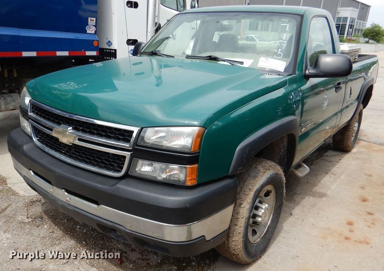 image for item DL8823 2006 Chevrolet Silverado 2500HD  pickup truck