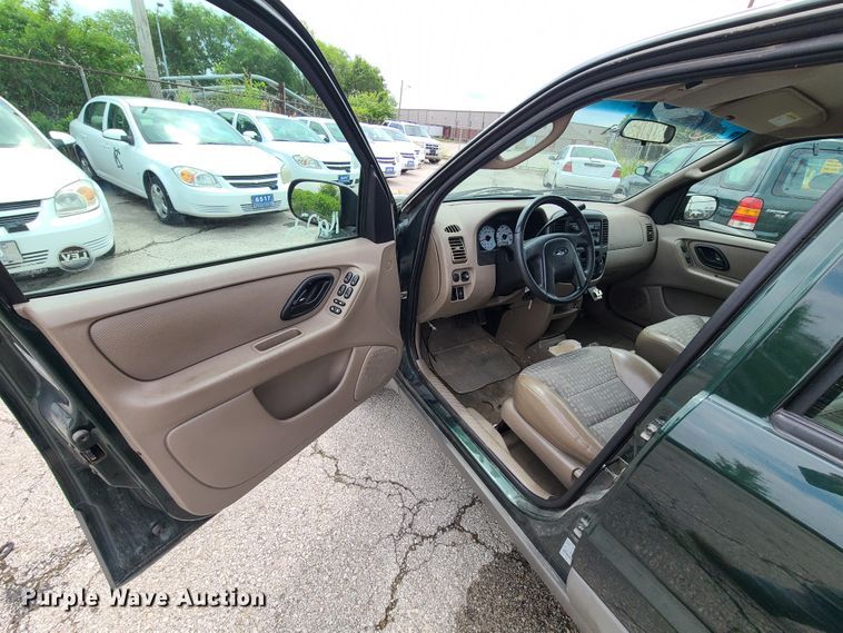 image for item DL8824 2001 Ford Escape  SUV