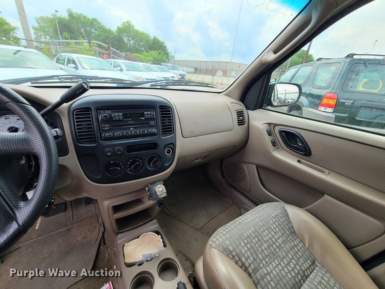 image for item DL8824 2001 Ford Escape  SUV