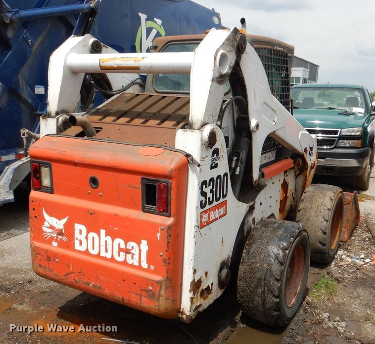 image for item DL8829 2009 Bobcat S300  skid steer loader