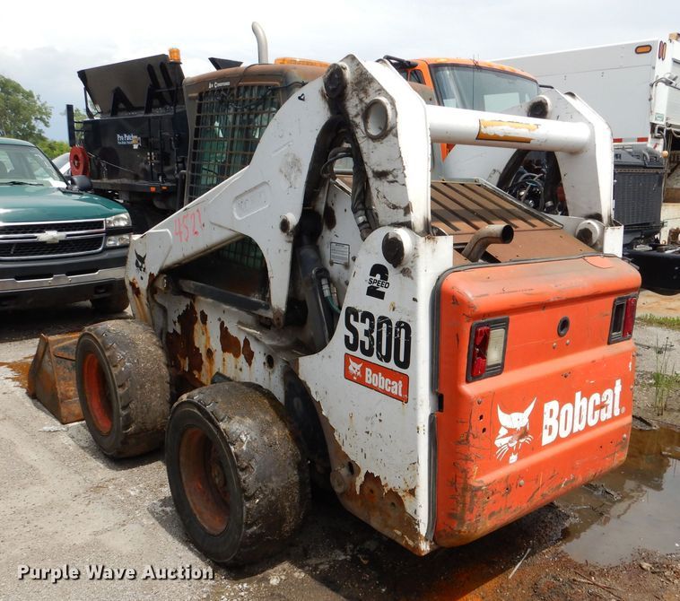 image for item DL8829 2009 Bobcat S300  skid steer loader
