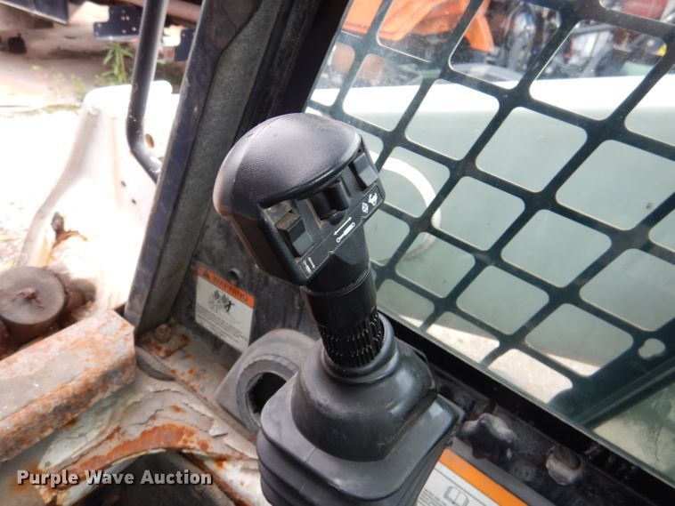 image for item DL8829 2009 Bobcat S300  skid steer loader