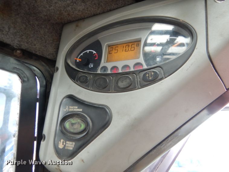 image for item DL8829 2009 Bobcat S300  skid steer loader