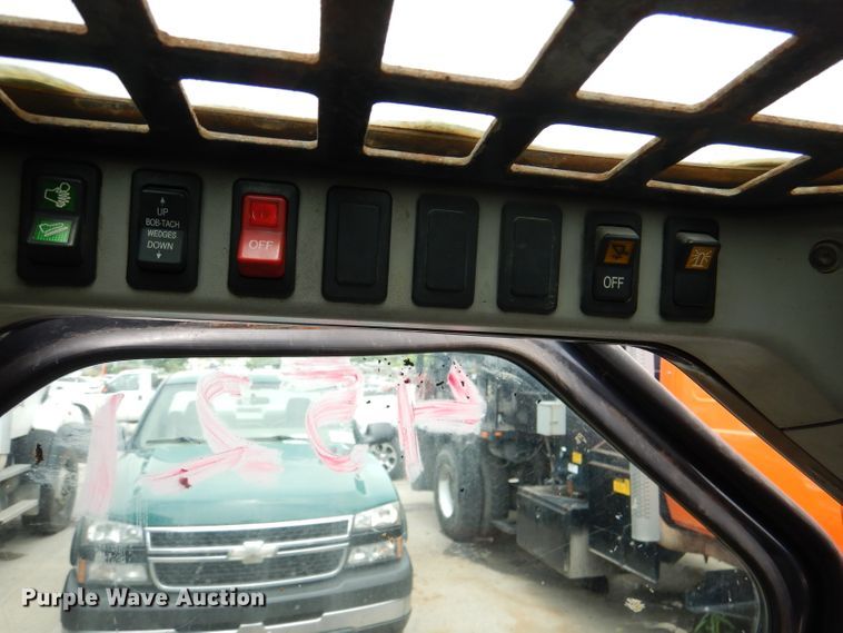 image for item DL8829 2009 Bobcat S300  skid steer loader