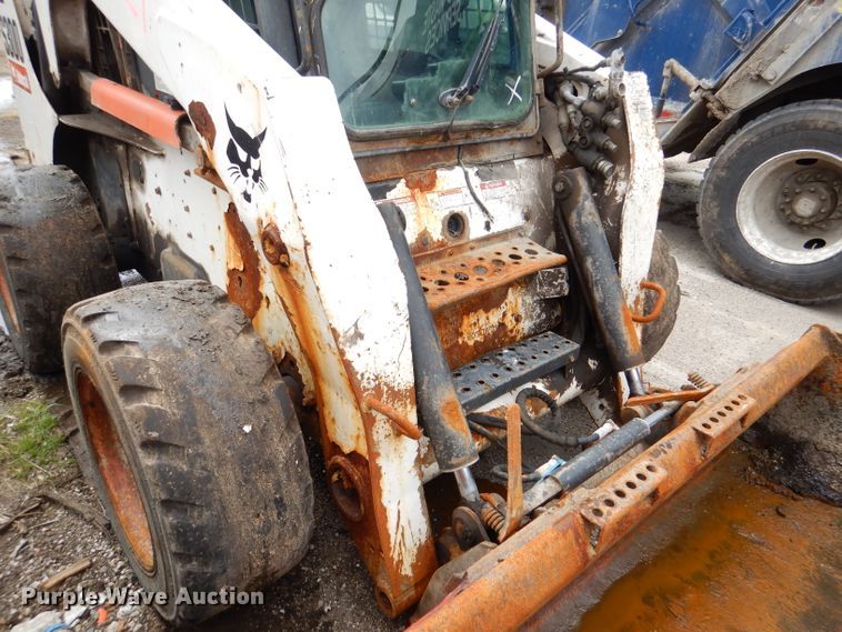 image for item DL8829 2009 Bobcat S300  skid steer loader
