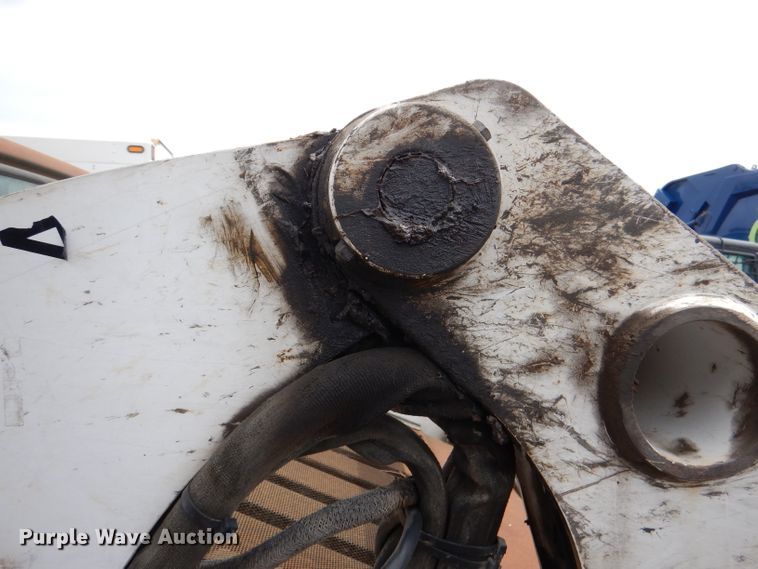 image for item DL8829 2009 Bobcat S300  skid steer loader