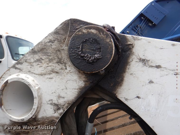 image for item DL8829 2009 Bobcat S300  skid steer loader