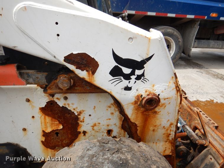 image for item DL8829 2009 Bobcat S300  skid steer loader