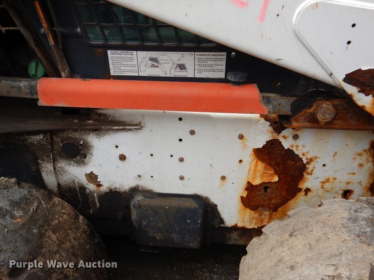image for item DL8829 2009 Bobcat S300  skid steer loader