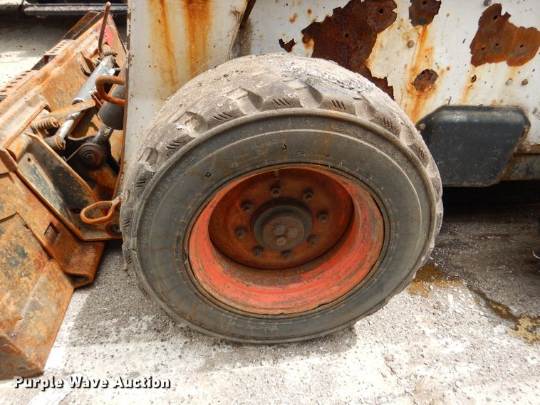 image for item DL8829 2009 Bobcat S300  skid steer loader