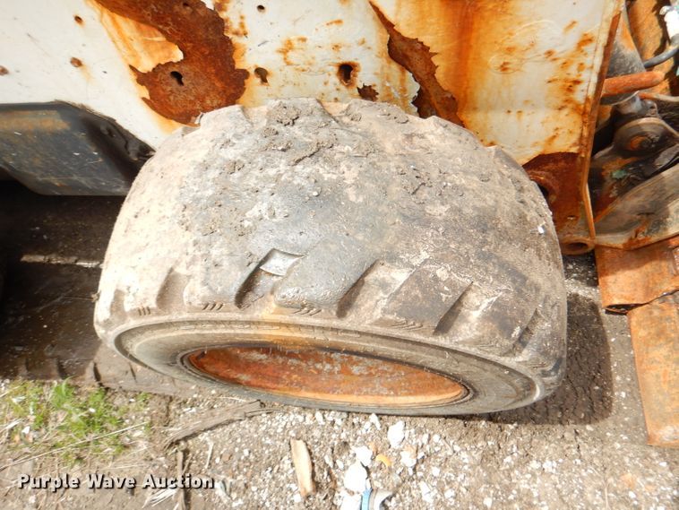 image for item DL8829 2009 Bobcat S300  skid steer loader