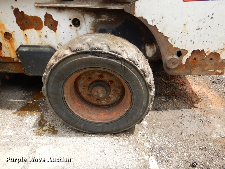 image for item DL8829 2009 Bobcat S300  skid steer loader