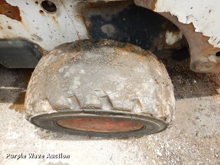 image for item DL8829 2009 Bobcat S300  skid steer loader