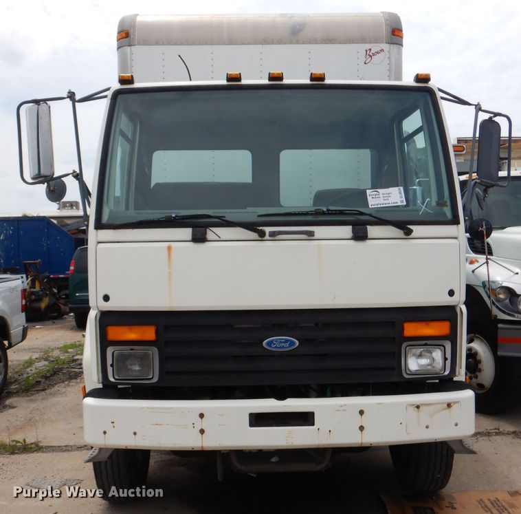 image for item DL8830 1997 Ford 8000  box truck