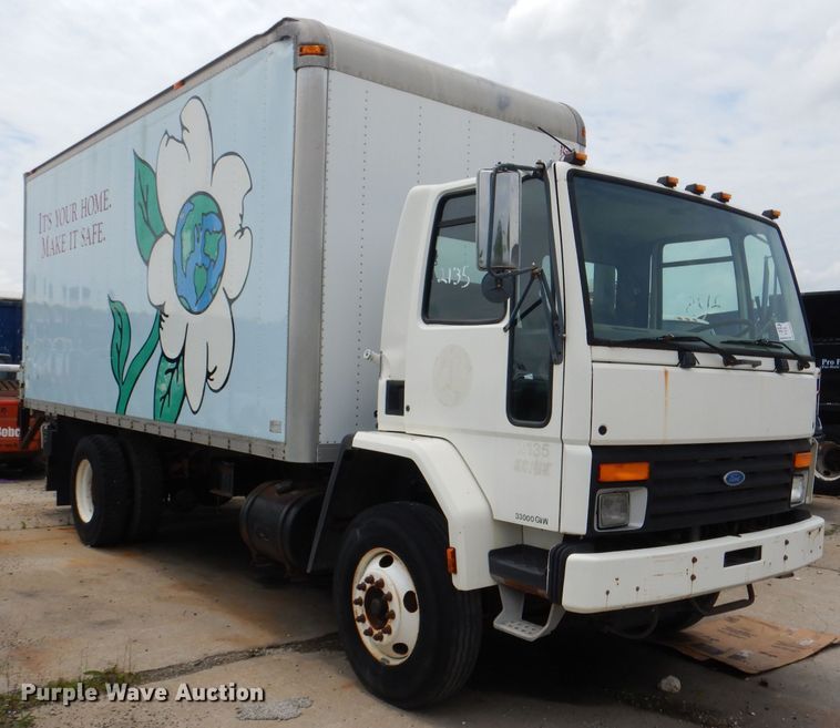 image for item DL8830 1997 Ford 8000  box truck