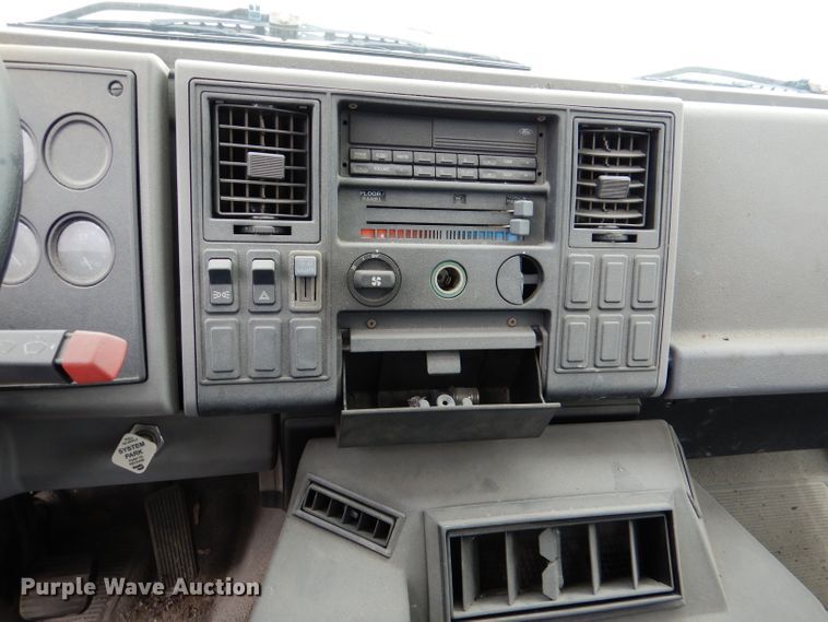 image for item DL8830 1997 Ford 8000  box truck