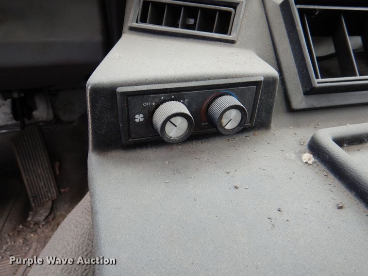 image for item DL8830 1997 Ford 8000  box truck