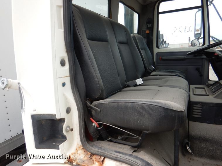 image for item DL8830 1997 Ford 8000  box truck