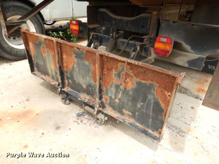 image for item DL8830 1997 Ford 8000  box truck