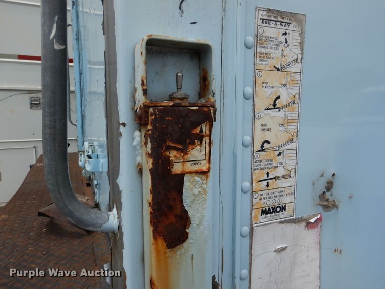 image for item DL8830 1997 Ford 8000  box truck