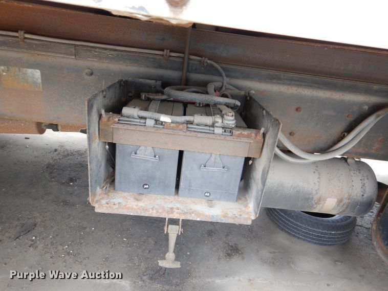 image for item DL8830 1997 Ford 8000  box truck