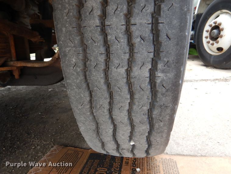 image for item DL8830 1997 Ford 8000  box truck