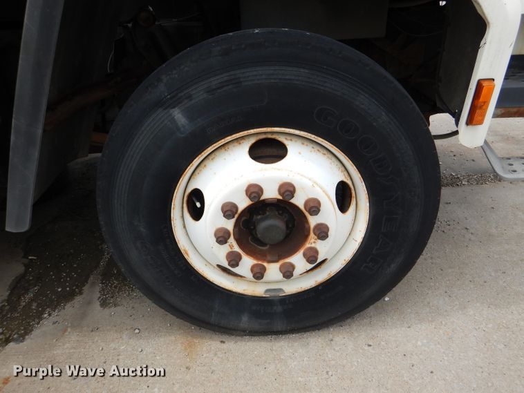 image for item DL8830 1997 Ford 8000  box truck