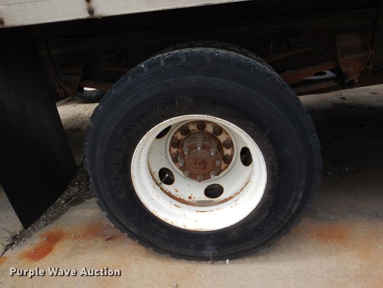 image for item DL8830 1997 Ford 8000  box truck