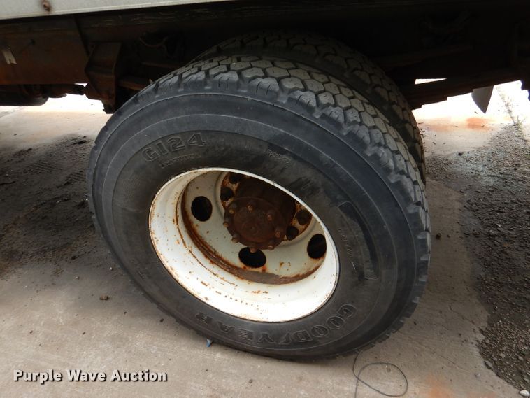 image for item DL8830 1997 Ford 8000  box truck