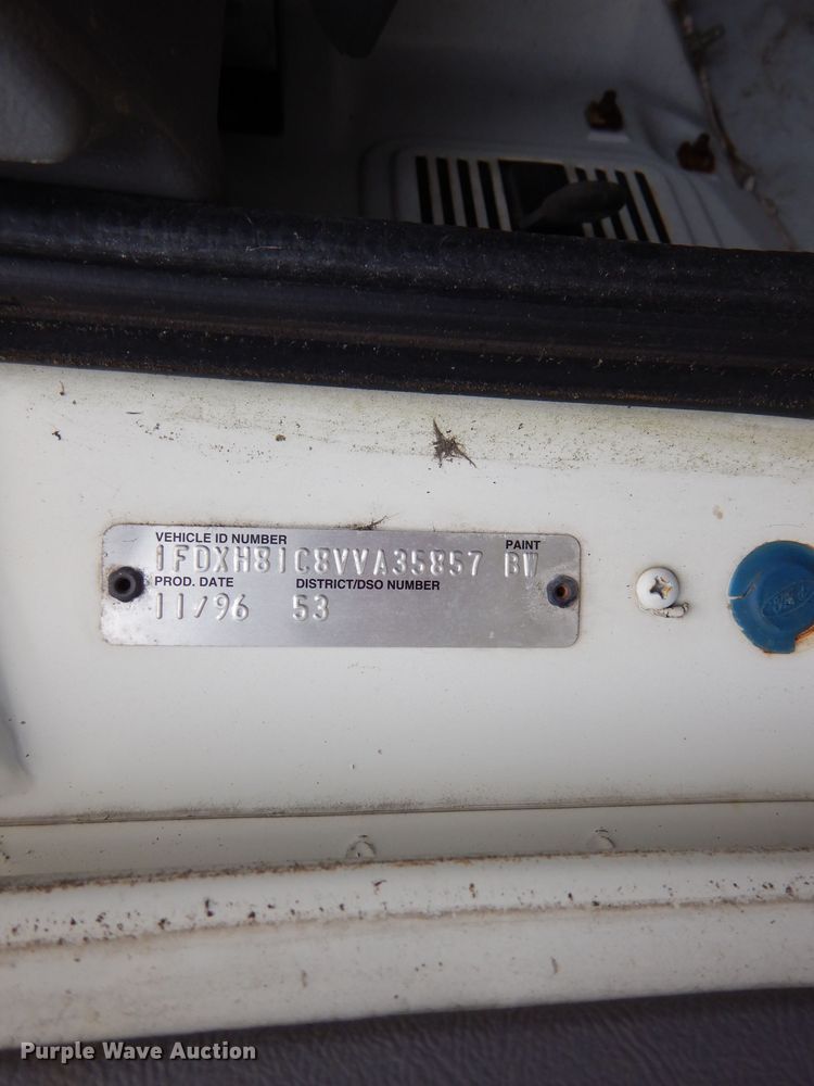 image for item DL8830 1997 Ford 8000  box truck