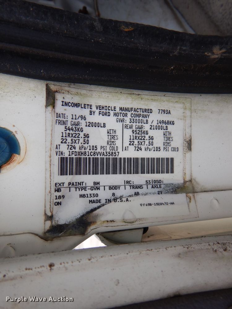 image for item DL8830 1997 Ford 8000  box truck