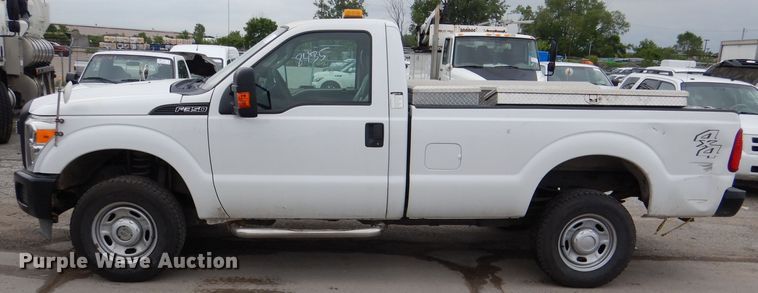image for item DL8833 2012 Ford F350 Super Duty XL  pickup truck