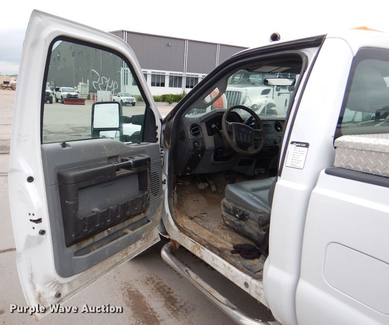 image for item DL8833 2012 Ford F350 Super Duty XL  pickup truck
