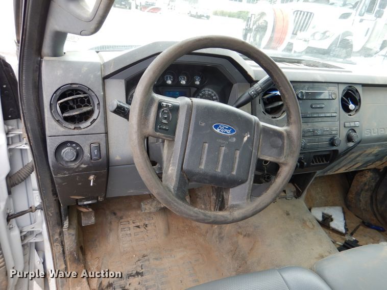 image for item DL8833 2012 Ford F350 Super Duty XL  pickup truck