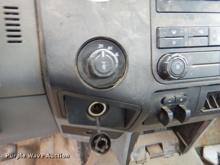 image for item DL8833 2012 Ford F350 Super Duty XL  pickup truck