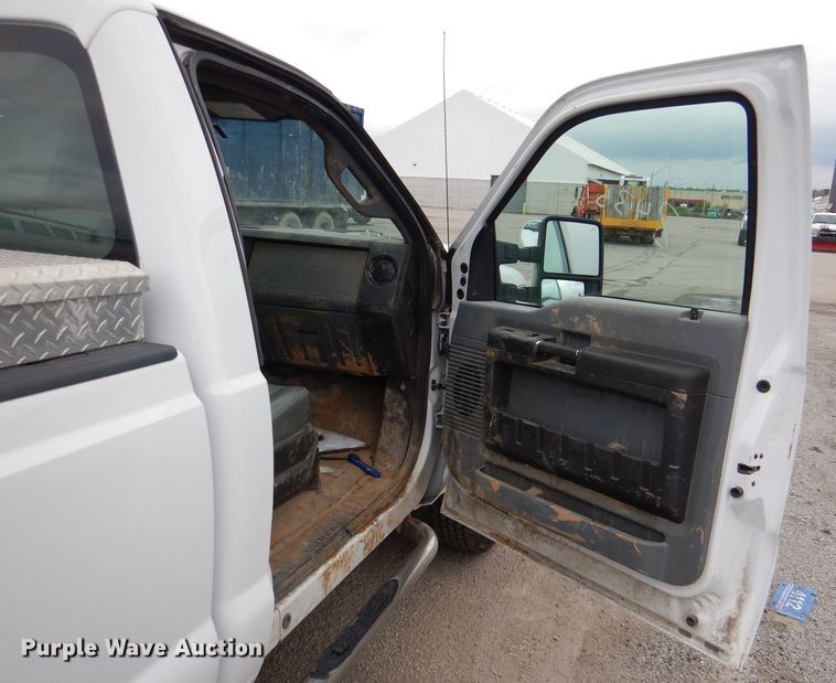 image for item DL8833 2012 Ford F350 Super Duty XL  pickup truck