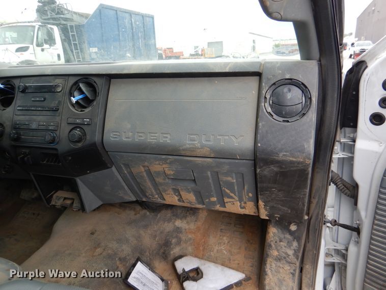 image for item DL8833 2012 Ford F350 Super Duty XL  pickup truck