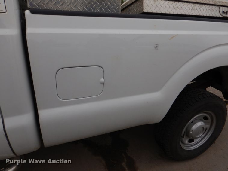 image for item DL8833 2012 Ford F350 Super Duty XL  pickup truck