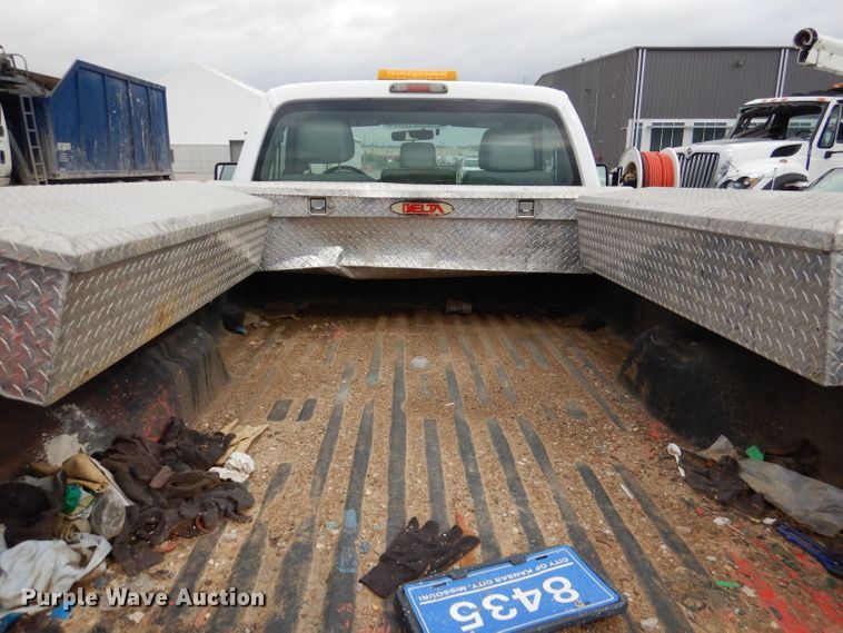 image for item DL8833 2012 Ford F350 Super Duty XL  pickup truck