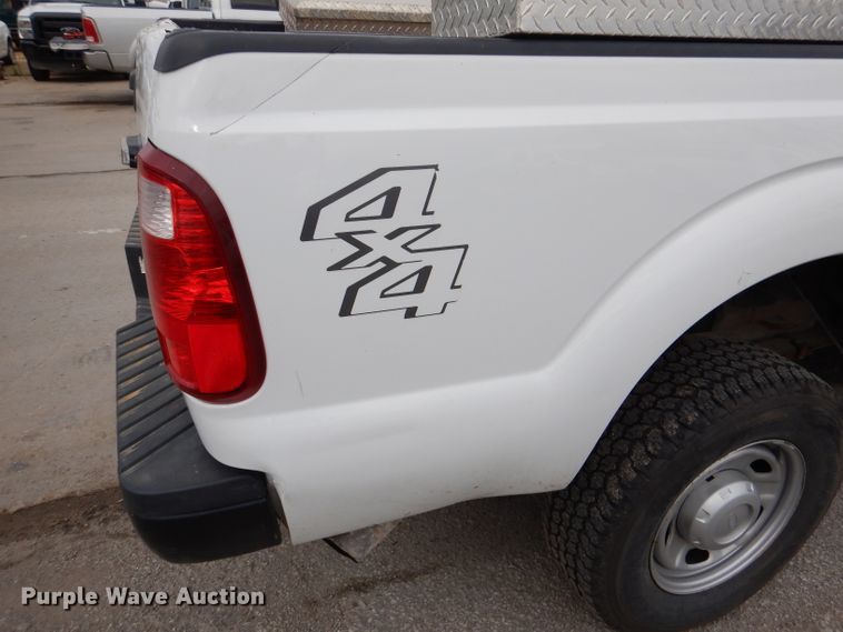 image for item DL8833 2012 Ford F350 Super Duty XL  pickup truck