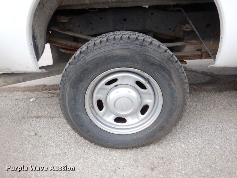 image for item DL8833 2012 Ford F350 Super Duty XL  pickup truck