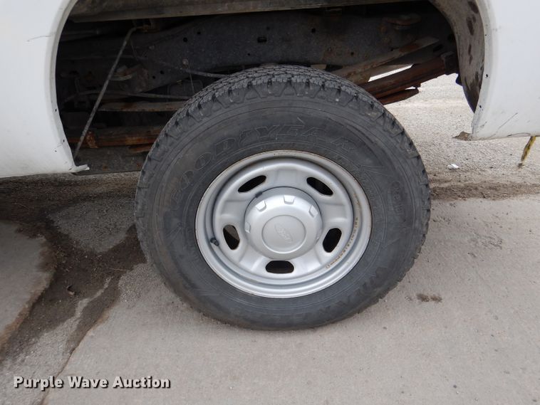 image for item DL8833 2012 Ford F350 Super Duty XL  pickup truck