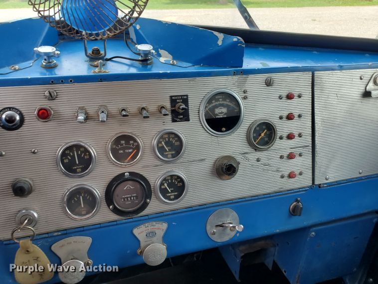 image for item DI5135 1966 Kenworth W900  grain truck