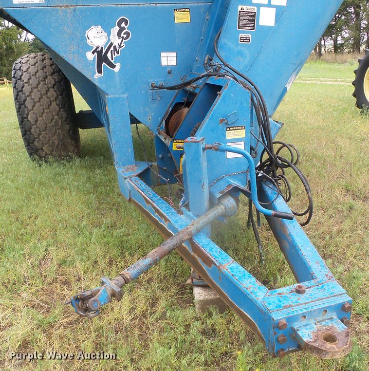 image for item DI5614 Kinze 840  grain cart